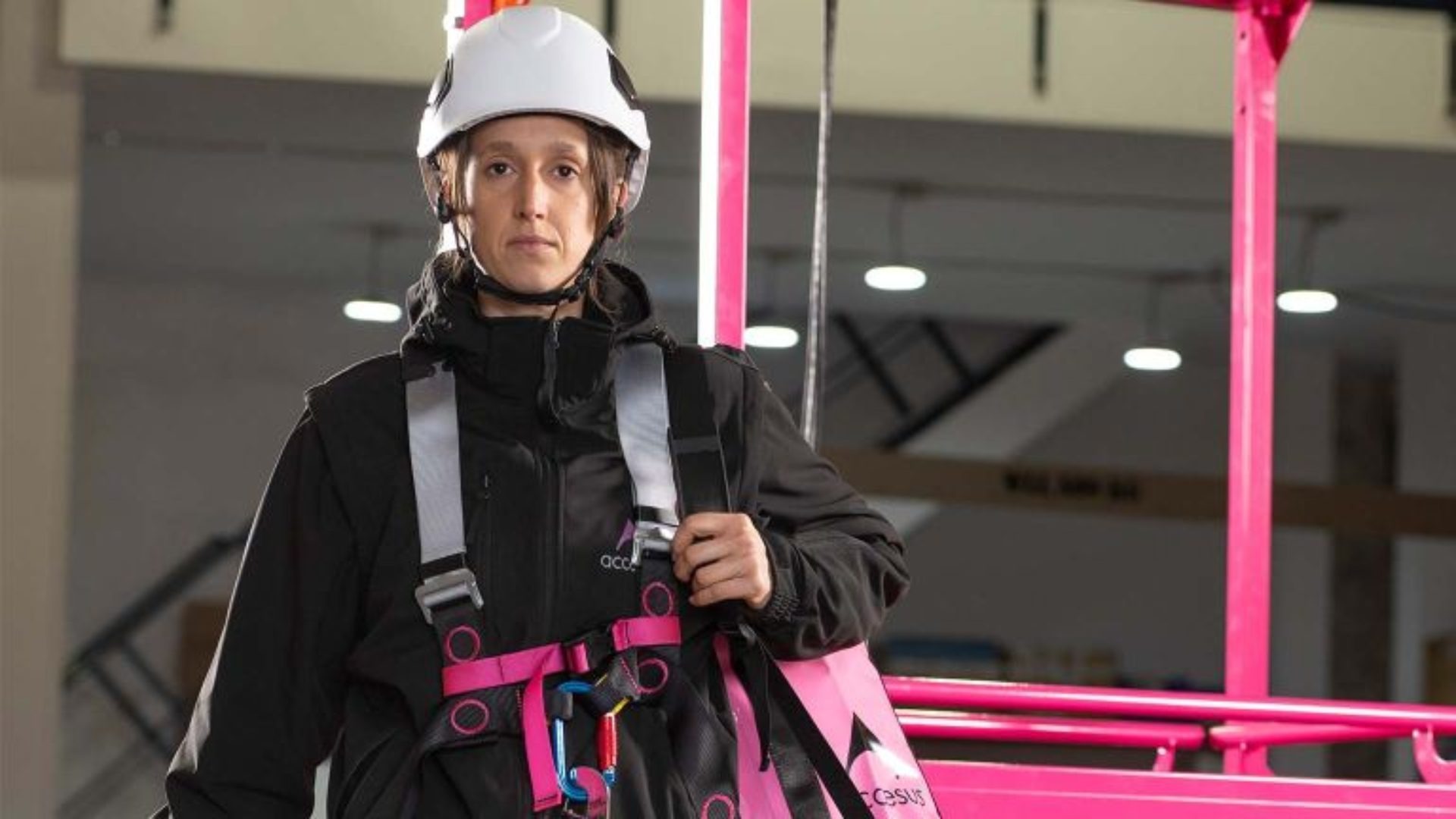 Nueva identidad en los EPIs para trabajos en altura de Accesus