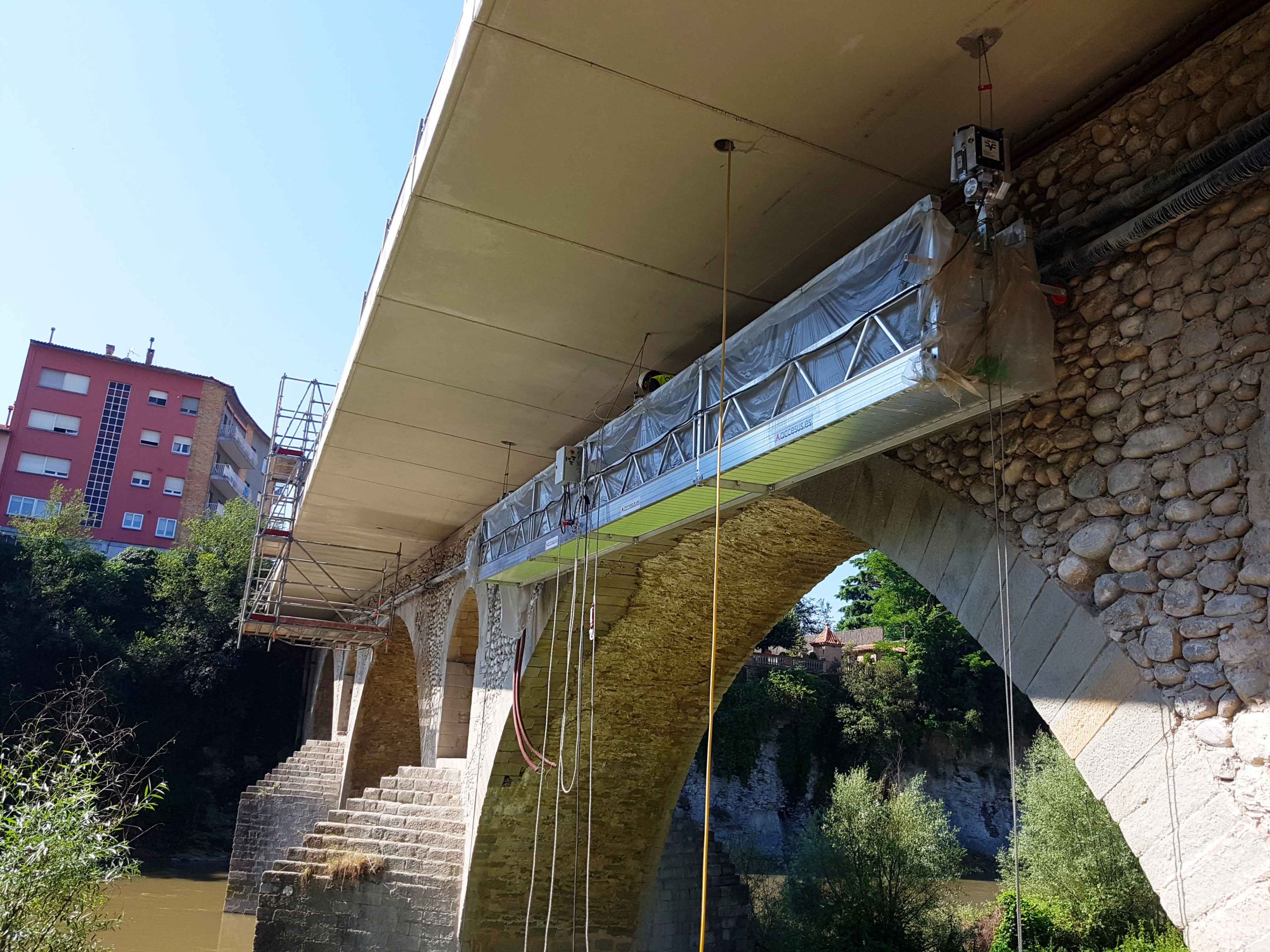soporte Respetuoso del medio ambiente por ejemplo Plataforma colgante KOMPLET para mantenimiento de puente sobre río |  Equipos para accesos en altura